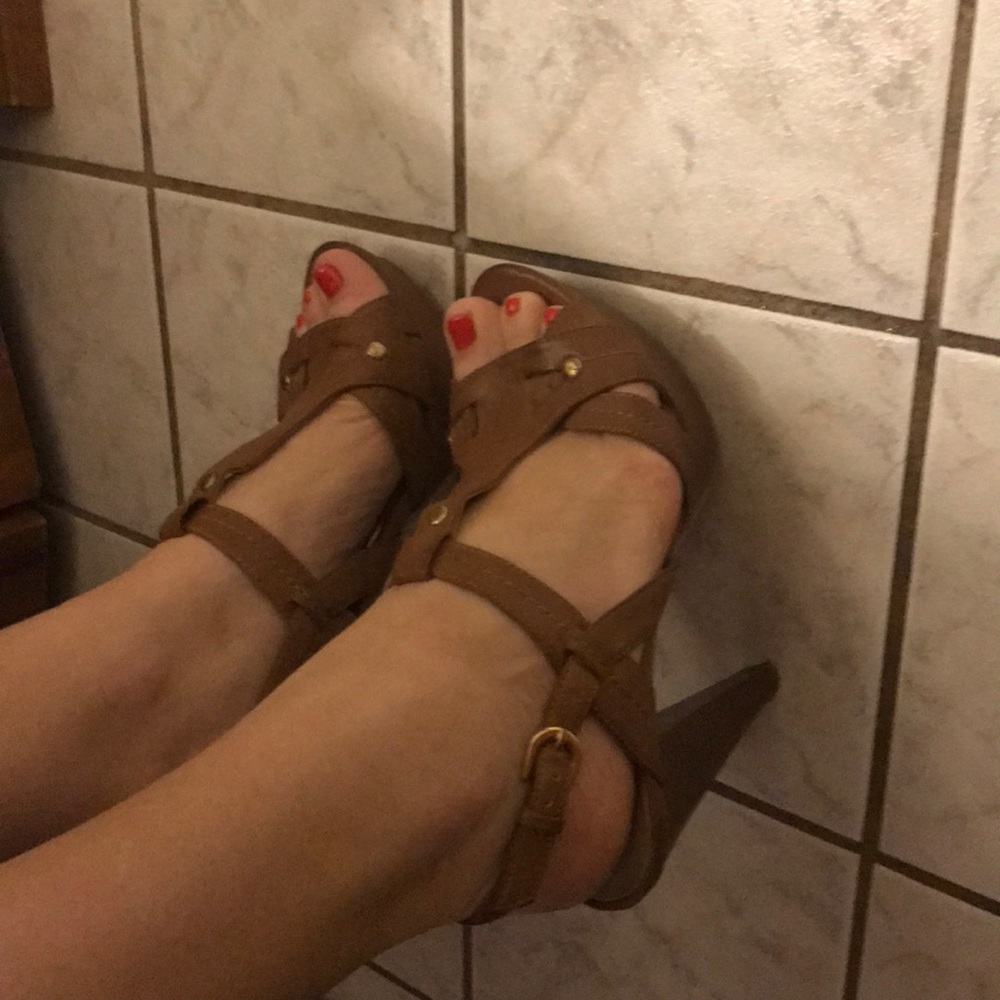 G by Guess Brown Heels